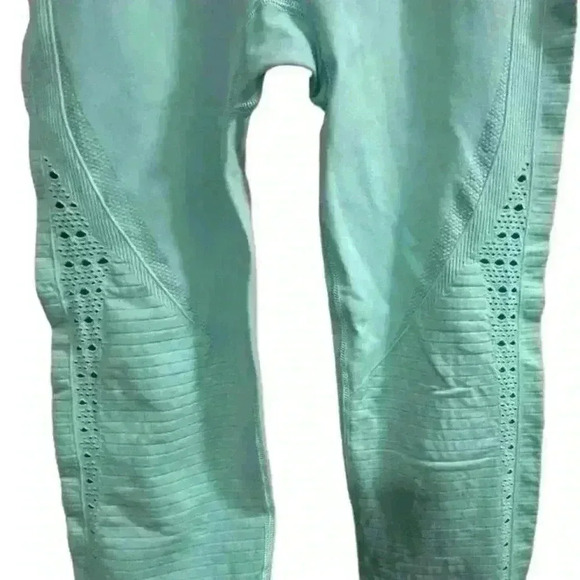 Gymshark Women's Seamless Leggings Size S Neo-Mint Activewear - Picture 3 of 12